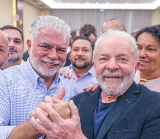 Amigo de Lula integra transição mesmo com direitos políticos suspensos