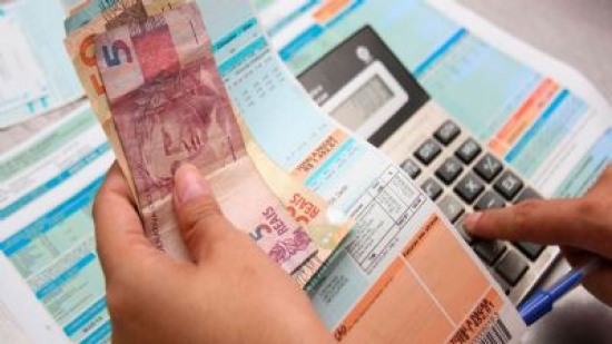 Tarifa de energia deve subir, em média, 5,6% em 2023, estima Aneel