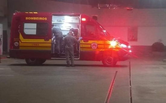 Homem decide parar para urinar e é atropelado por carro após festa em Barra do Garças