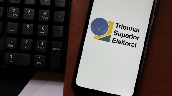 Empresa que controla Facebook, Instagram e WhatsApp diz que vai monitorar conteúdo sobre eleições