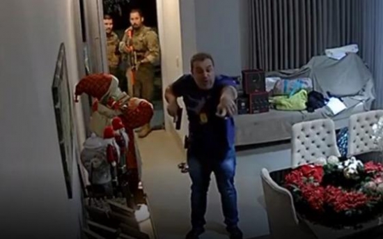 Vídeo mostra delegado de MT invadindo casa e dizendo que vai 