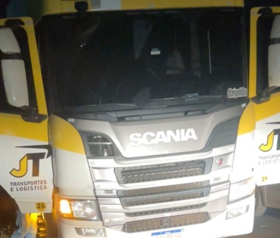 PM resgata caminhoneiro mantido refém, recupera veículo e apreende quadrilha em MT