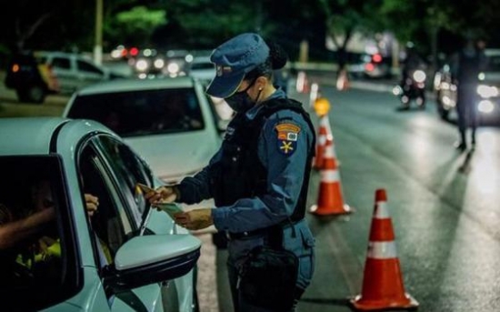 33 veículos são removidos durante operação 