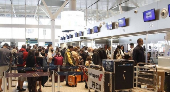 Paralisação de pilotos e comissários provoca atrasos e cancelamentos em aeroportos em SP, RJ e DF