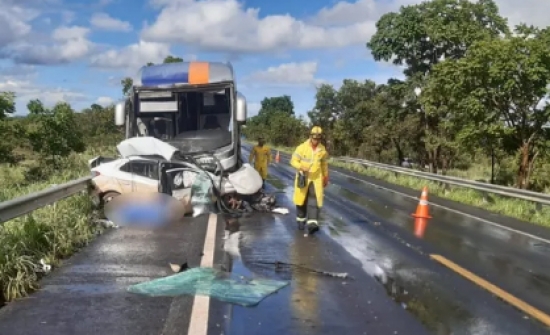 Pais, filhos e sobrinha morreram em acidente com carros e ônibus.