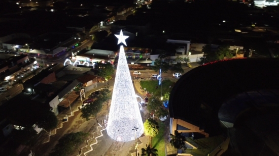 Prefeitura de Barra do Garças inaugura decoração natalina inédita