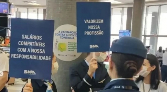 Pilotos e comissários aceitam proposta e encerram greve após 5 dias