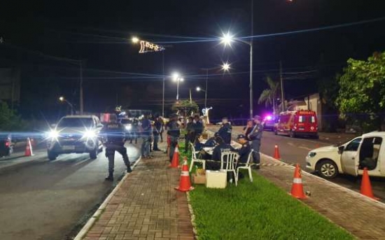 Motorista embriagado é preso e 21 veículos são removidos durante blitz da Lei Seca em Barra do Garças