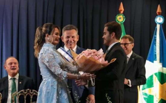 Primeira-dama de MT classifica posse para 2º mandato de Mauro Mendes como memorável