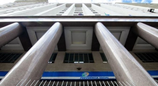 Aposentadorias do INSS terão aumento de 5,93%, e teto vai para R$ 7.507,49