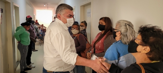 Prefeito Dr. Adilson acompanha entrega de próteses pelo Programa Brasil Sorridente
