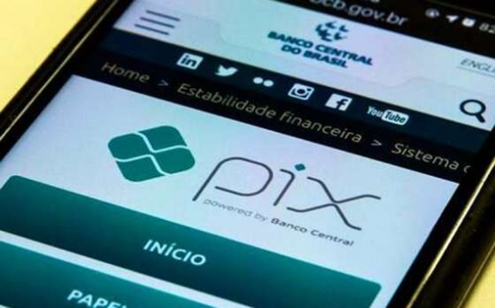 Aneel obriga distribuidoras a oferecer Pix para pagar contas de luz