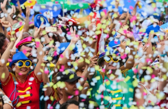 Com desfiles de blocos e shows regionais, carnaval retorna para Praça de Chapada dos Guimarães (MT)