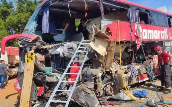 Polícia indicia motorista de ônibus em que 8 morreram em colisão