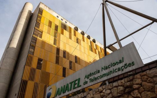 Anatel ordena bloqueio de 5 milhões de aparelhos piratas de TV a cabo