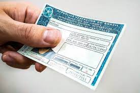 Inadimplentes podem perder a CNH e serem barrados em concursos públicos