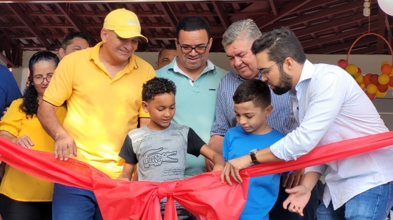 Prefeito Dr. Adilson realiza entrega oficial de reforma no CMEI Izaurina Abreu