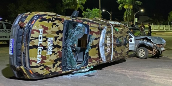  Uno bate em viatura da PM na noite deste sábado em Canarana