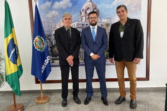 Zé Gota recebe homenagem por parceria com sistema Interlegis em visita à Brasília