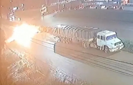 Motos explodem ao baterem de frente e três são socorridos em estado grave em MT