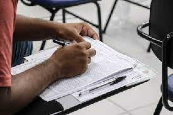 Concursos públicos oferecem mais de 4 mil vagas com salário de até R$ 33,7 mil