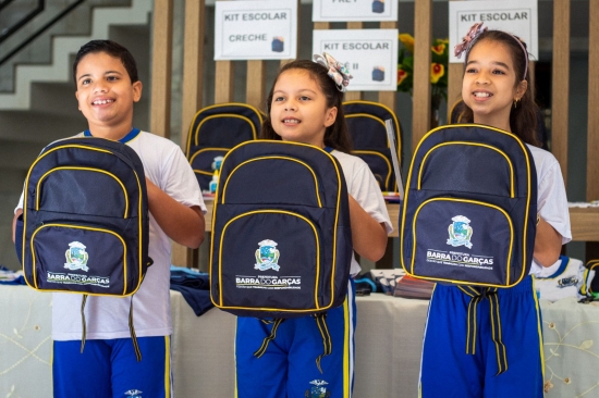 Mais de 8 mil kits escolares serão entregues para estudantes da rede pública municipal