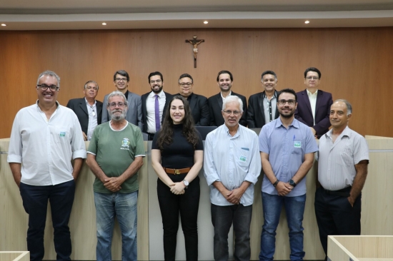 101ª sessão ordinária: vereadores aprovam projetos e recebem diretoria da AMAA e Empaer