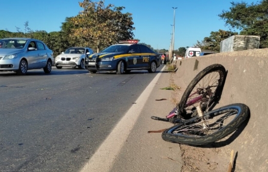 Atropelamento mata ciclista e deixa BR-153 parcialmente interditada, em Goiânia
