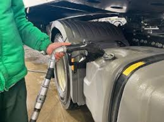 Lula avalia antecipar reoneração do diesel para baratear carro popular