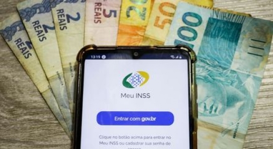 INSS começa a pagar segunda parcela do 13º para quem recebe acima do piso