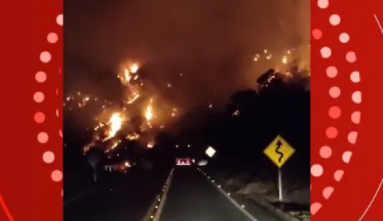 Incêndio de grandes proporções atinge Parque Nacional de Chapada dos Guimarães (MT)