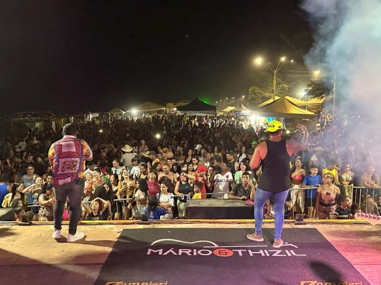 Show da dupla Mário e Thizil agita a Praia do Bosque no último domingo