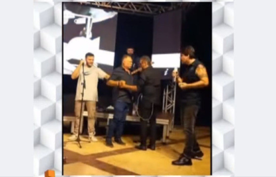 Ex-vocalista do LS Jack é constrangido e 