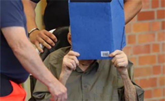 Ex-guarda nazista de 101 anos é condenado à prisão