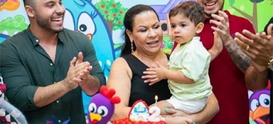 Murilo Huff perde a paciência após ser acusado de não cuidar do filho