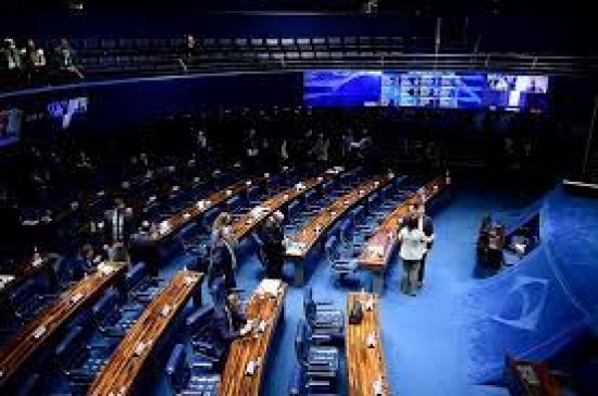 Senado aprova PEC com estado de emergência e R$ 41,25 bi em pacote de auxílios