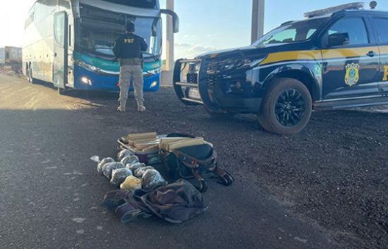 Passageira de ônibus é presa com 35 kg de drogas em Barra do Garças