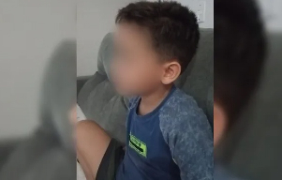 Menino de 5 anos com déficit de atenção leva tapa no rosto e beliscão de funcionária de Cmei que se ‘irritou’ com ele, denuncia mãe