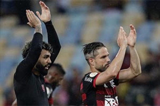 Semestre decisivo para medalhões no Flamengo: Geração 85 e mais três já podem assinar com outro clube