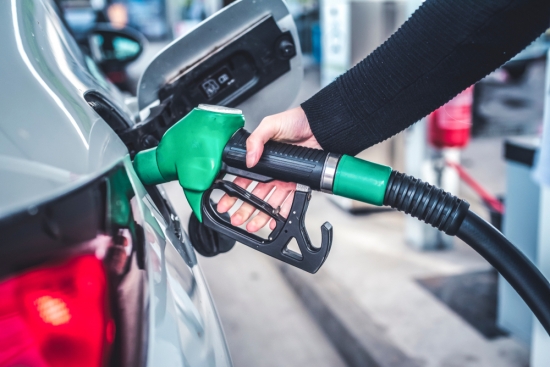 Governo do RJ usará Procon para obrigar posto a reduzir preço da gasolina