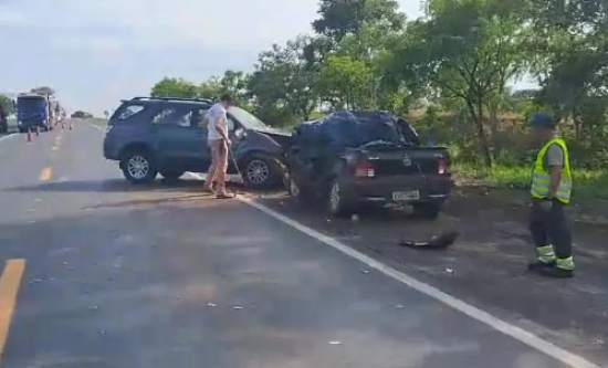 Acidente mata casal e deixa criança ferida 