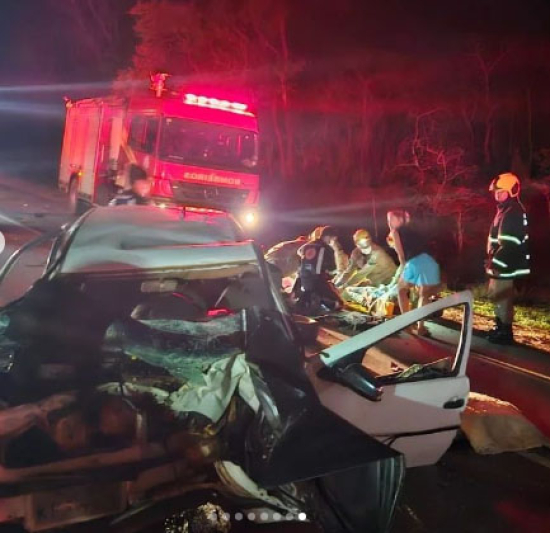 Grave acidente envolvendo ônibus e carro na BR 158 deixa motorista ferido