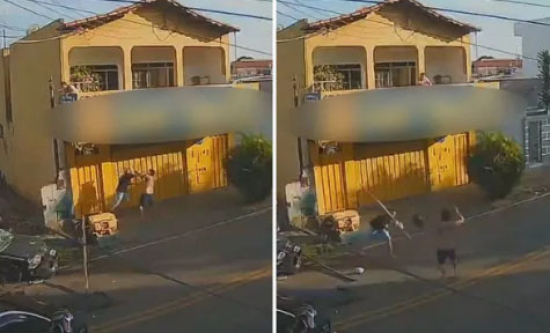 Motoristas trocam socos e pauladas após carros baterem de frente 