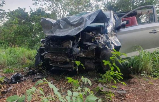 Duas pessoas morrem após batida entre dois carros na BR-070, em Barra do Garças