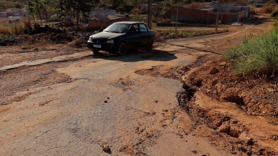 Prefeitura notifica imobiliárias e garante melhorias para os bairros Jardim dos Ipês e Cidade Jardim