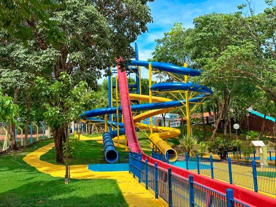 Barra do Garças: Prefeitura reativa os toboáguas no Parque das Águas Quentes