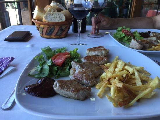 Mulher processa restaurante por 