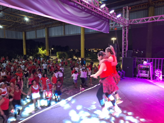 Terceiro dia do Festival Primavera Cultural empolga Barra do Garças com aulão de zumba