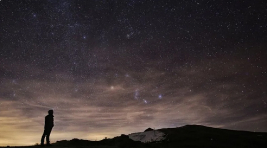 Principal chuva de meteoros do ano poderá ser vista em Goiás; saiba quando