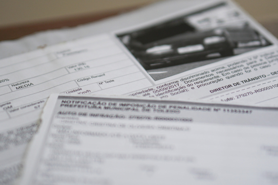 Servidores do Detran são afastados por suspeita de participar de esquema que já cancelou 300 multas de trânsito 